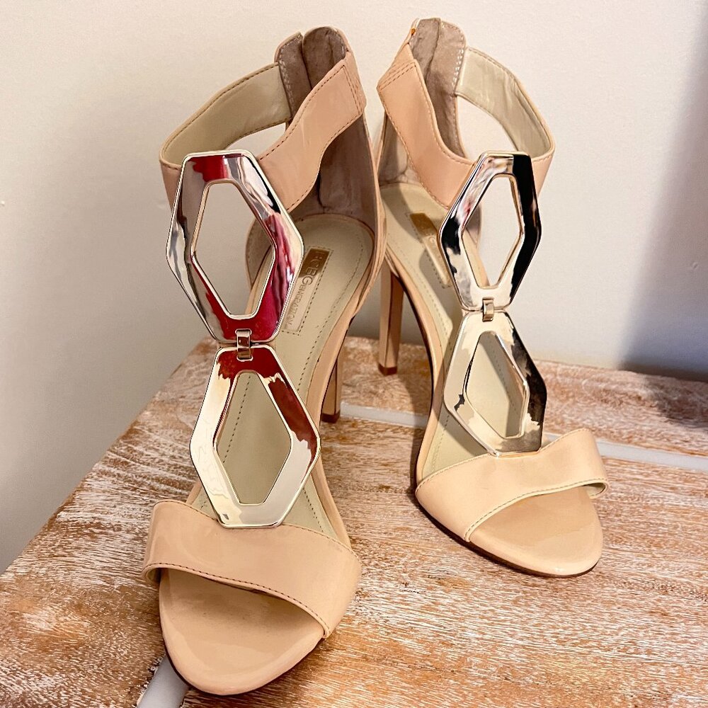BCBGeneration Cayce 8.5 M Beige Patent Open Toe Sandals Ankle Cuff Stiletto New